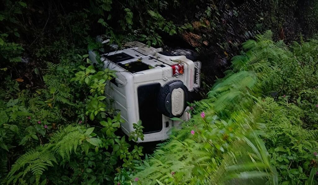 Bolero jeep falls into gorge near ninth hairpin bend on Churam road