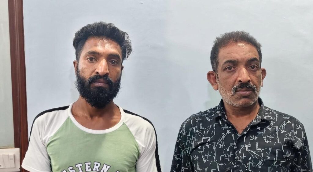 Wayanad Police arrest two men in knife-point robbery case